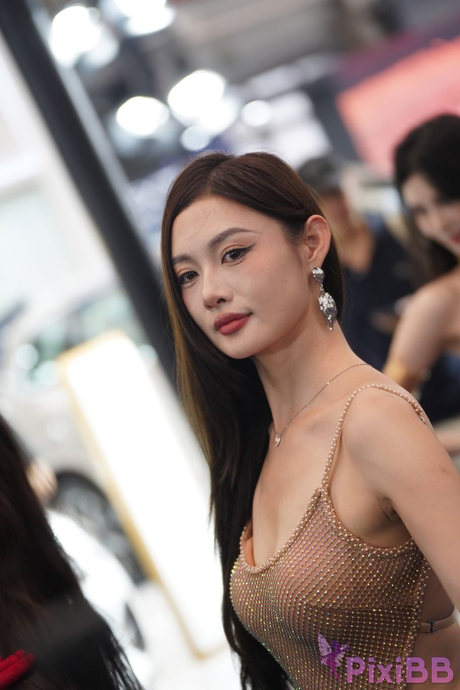 Featured Street Photography Works No.5415 Brown suspender skirt PixiBB.COM 181