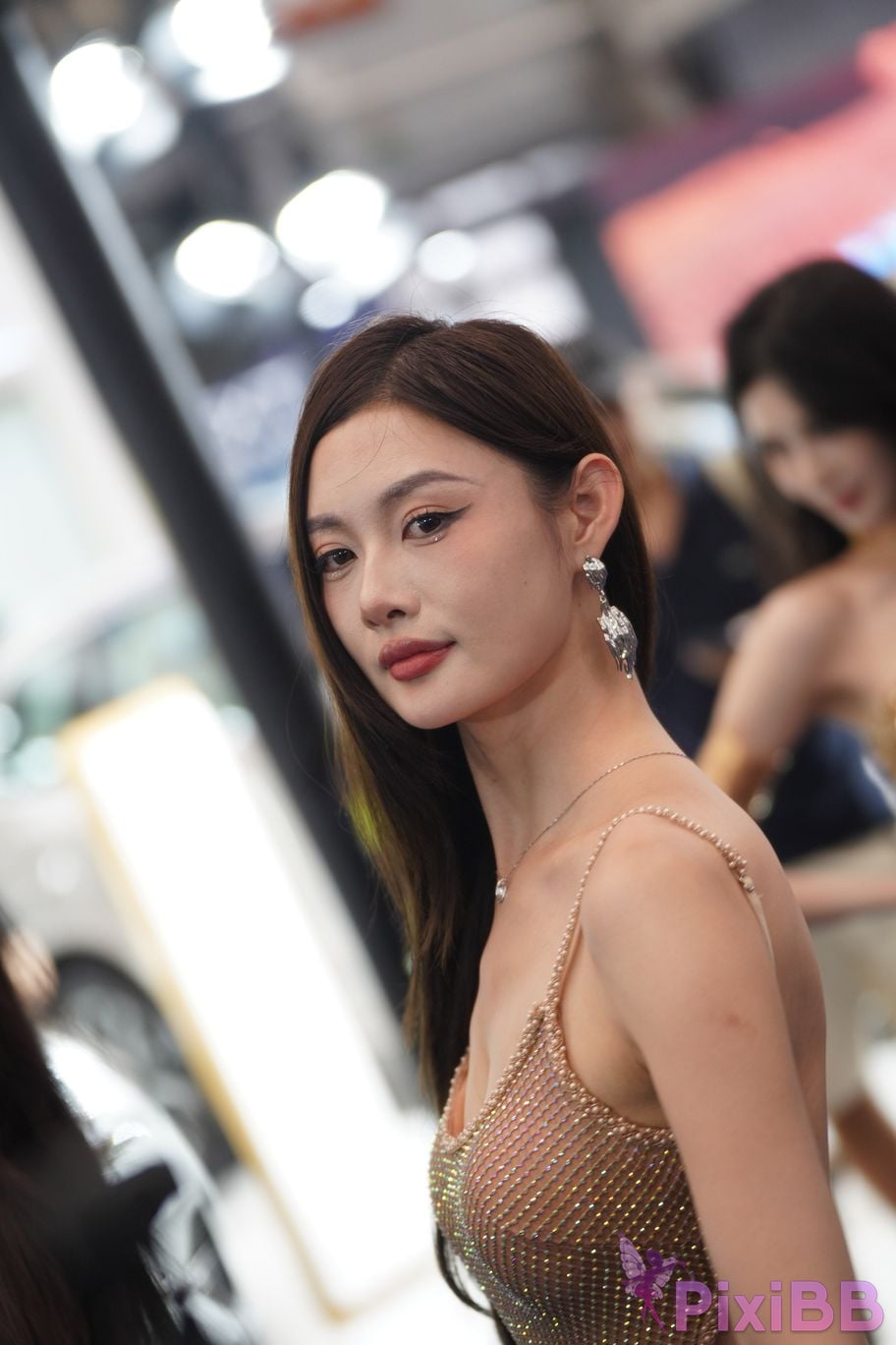 Featured Street Photography Works No.5415 Brown suspender skirt PixiBB.COM 182