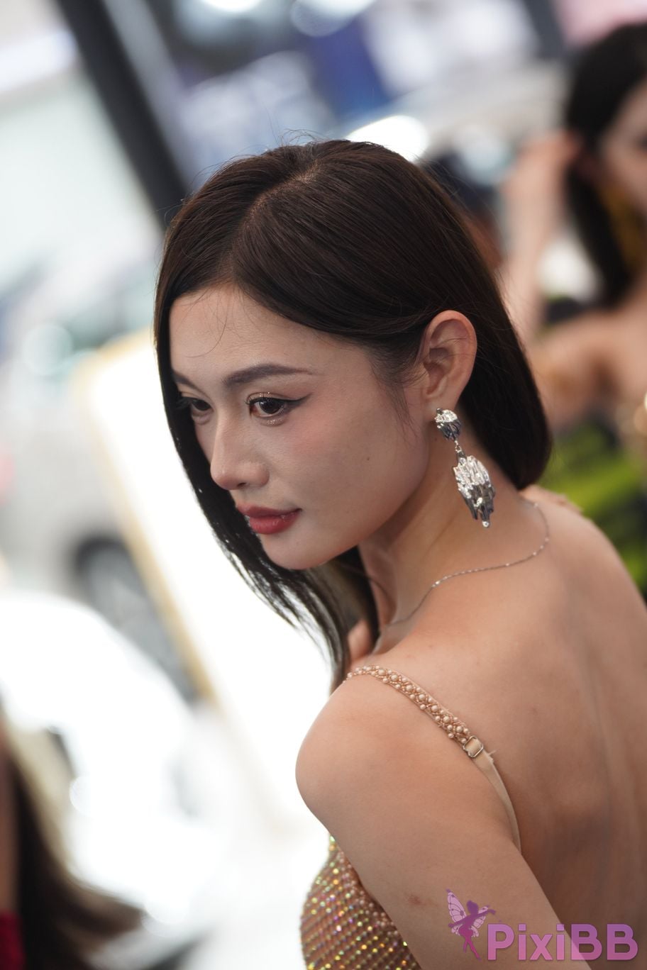 Featured Street Photography Works No.5415 Brown suspender skirt PixiBB.COM 186