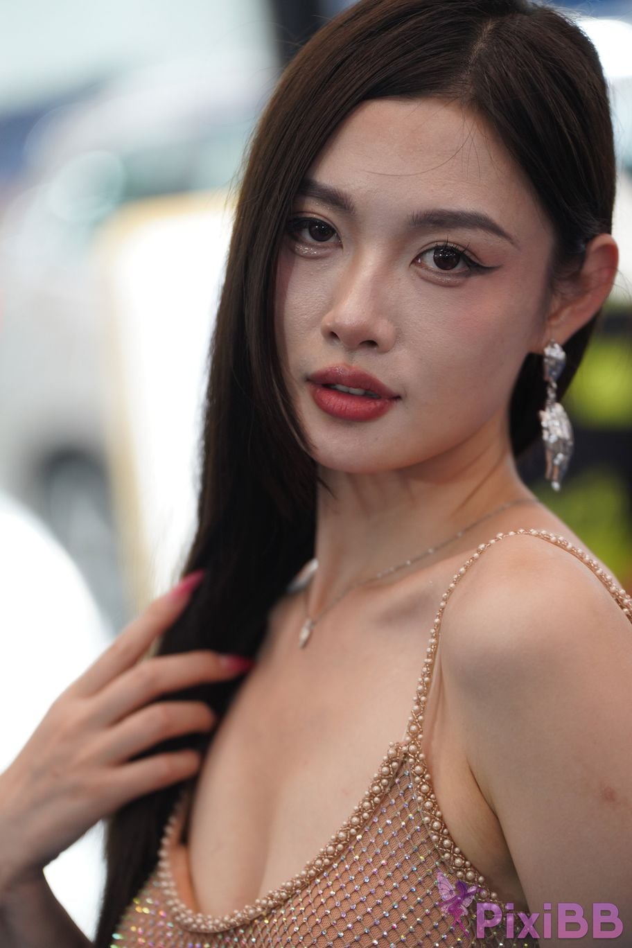 Featured Street Photography Works No.5415 Brown suspender skirt PixiBB.COM 193