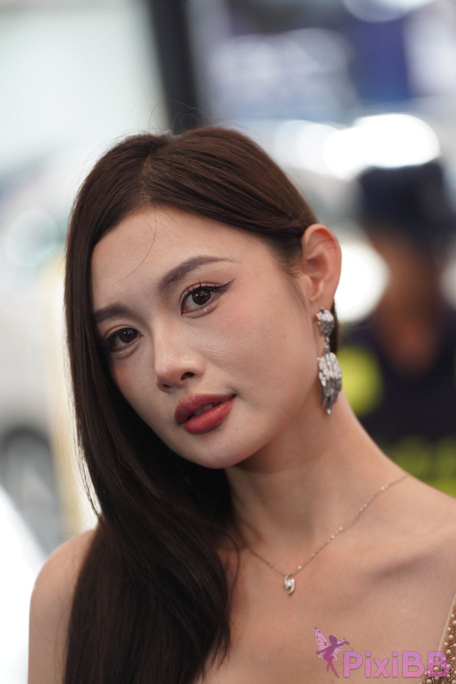 Featured Street Photography Works No.5415 Brown suspender skirt PixiBB.COM 195