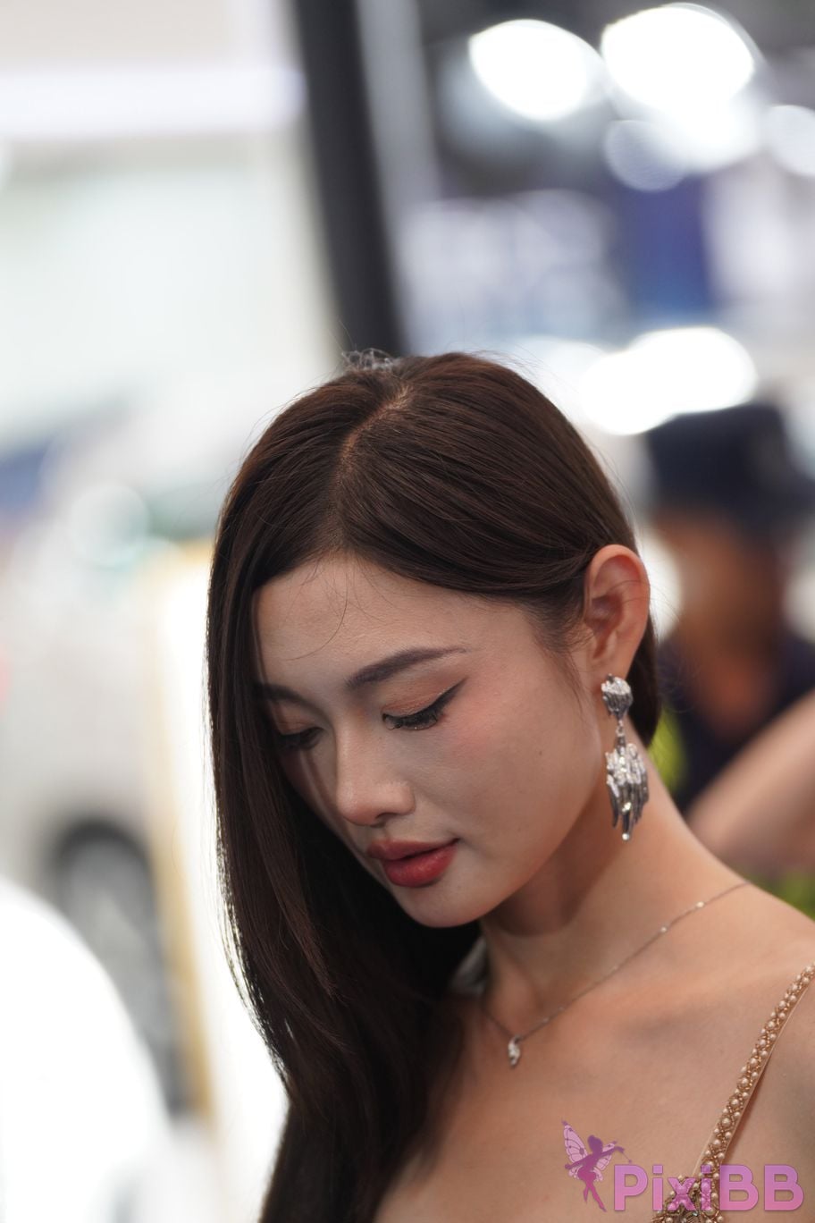 Featured Street Photography Works No.5415 Brown suspender skirt PixiBB.COM 196