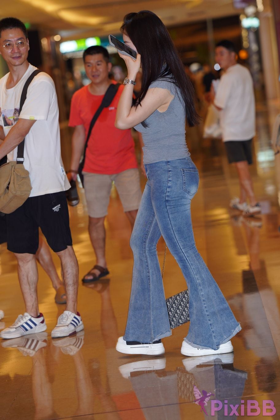 Featured Street Photography Works No.5416 Super paid V collared jeans PixiBB.COM 035