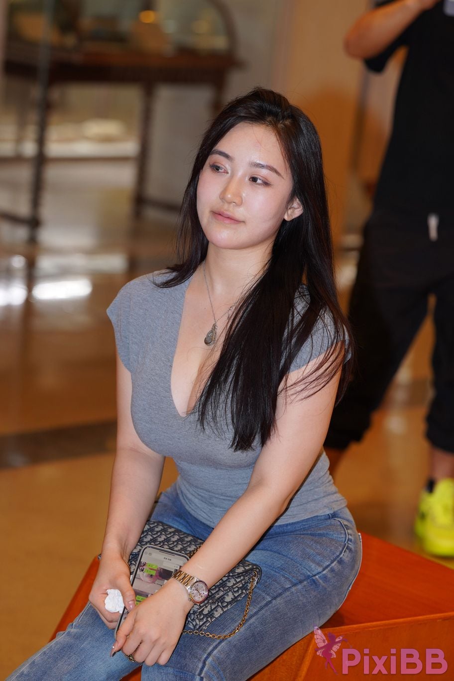 Featured Street Photography Works No.5416 Super paid V collared jeans PixiBB.COM 049