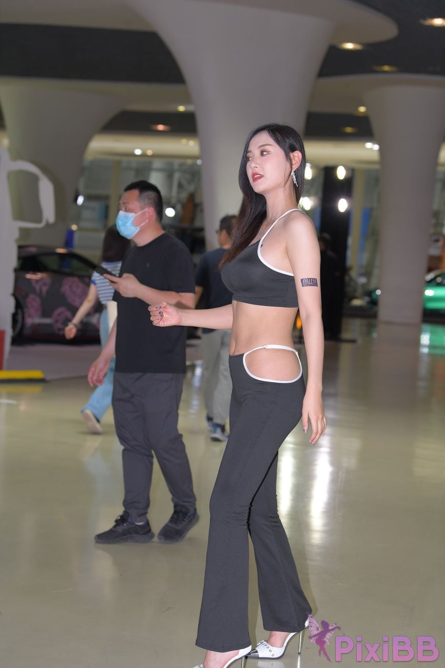 Featured Street Photography Works No.5417 Black glamor leggings PixiBB.COM 019