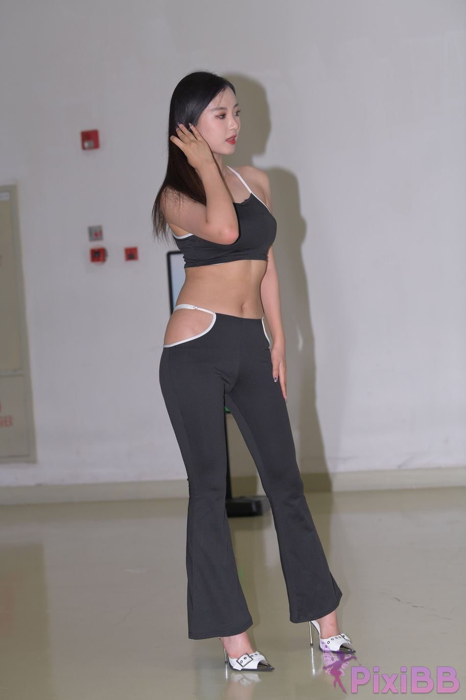 Featured Street Photography Works No.5417 Black glamor leggings PixiBB.COM 032