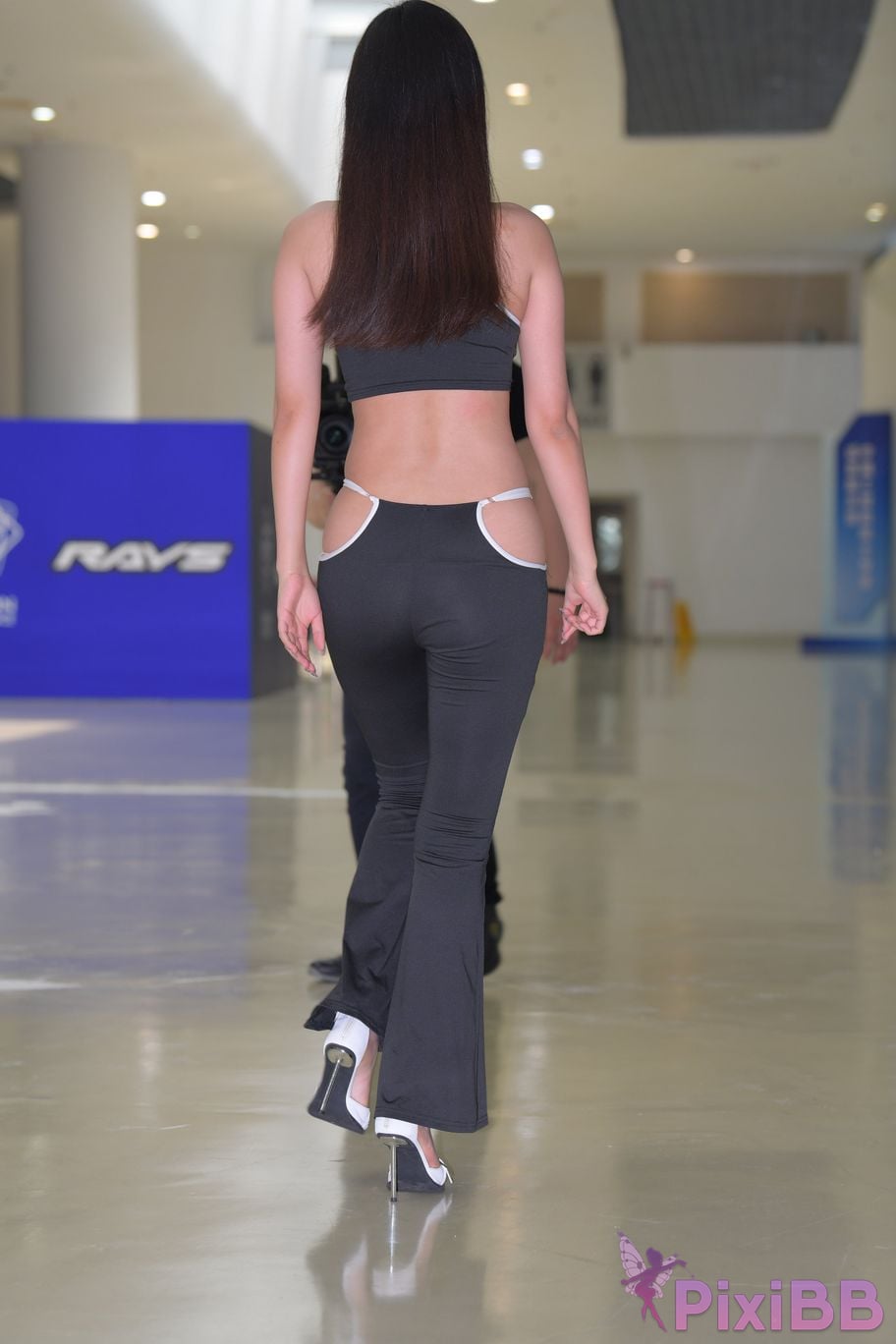 Featured Street Photography Works No.5417 Black glamor leggings PixiBB.COM 048