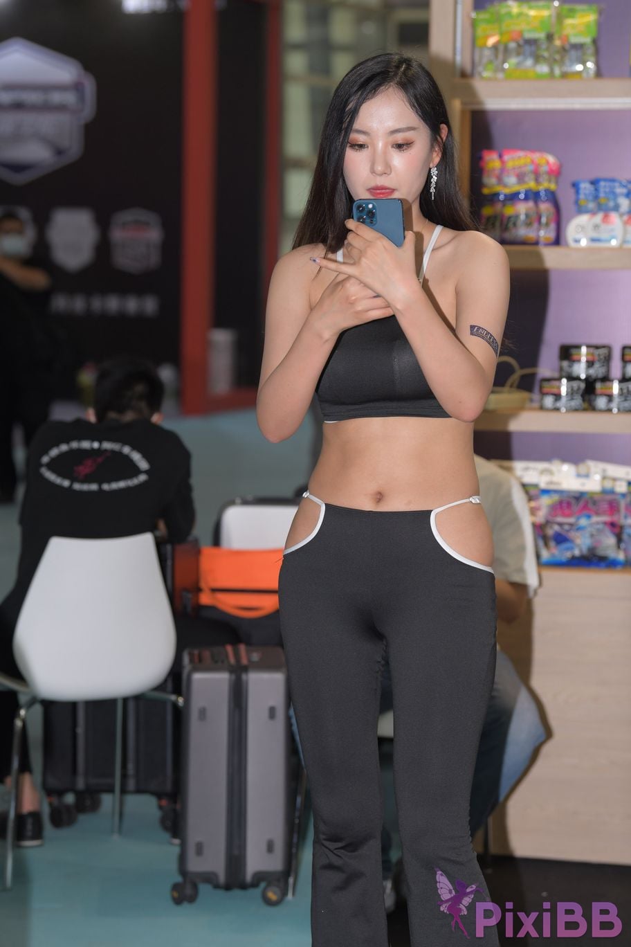 Featured Street Photography Works No.5417 Black glamor leggings PixiBB.COM 074