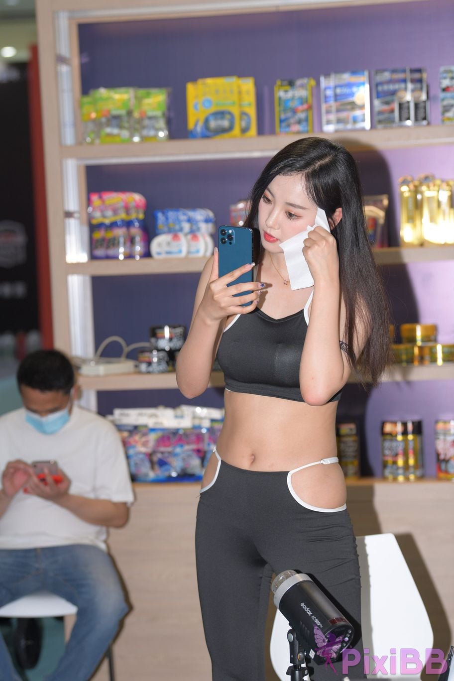 Featured Street Photography Works No.5417 Black glamor leggings PixiBB.COM 075