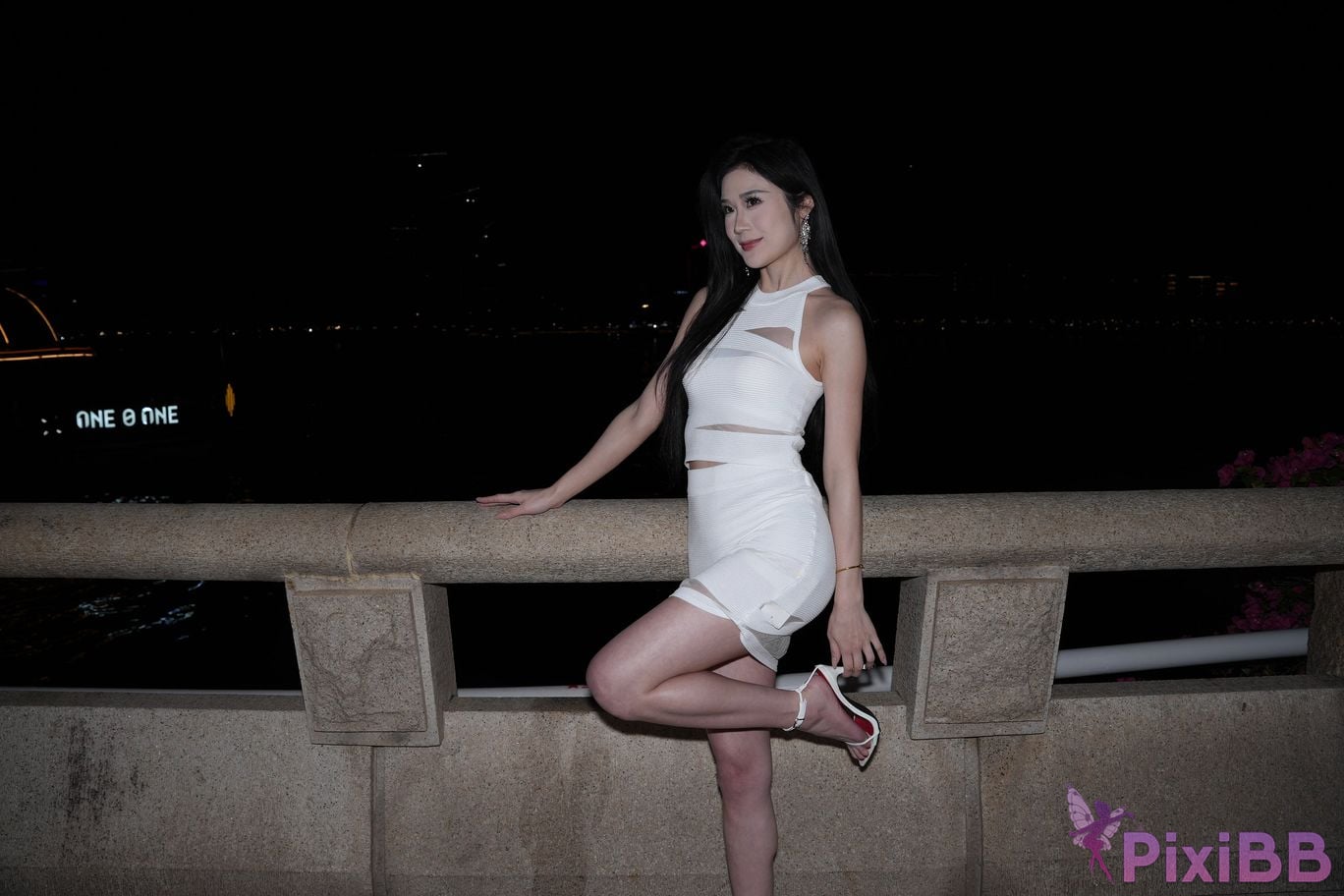 Featured Street Photography Works No.5420 White skirt brado PixiBB.COM 032