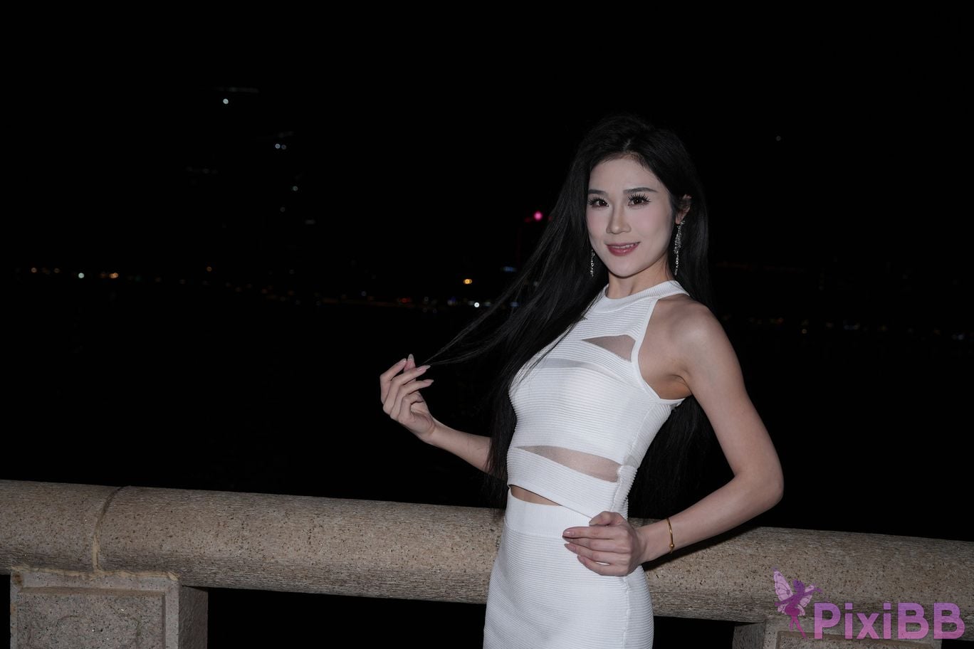 Featured Street Photography Works No.5420 White skirt brado PixiBB.COM 033