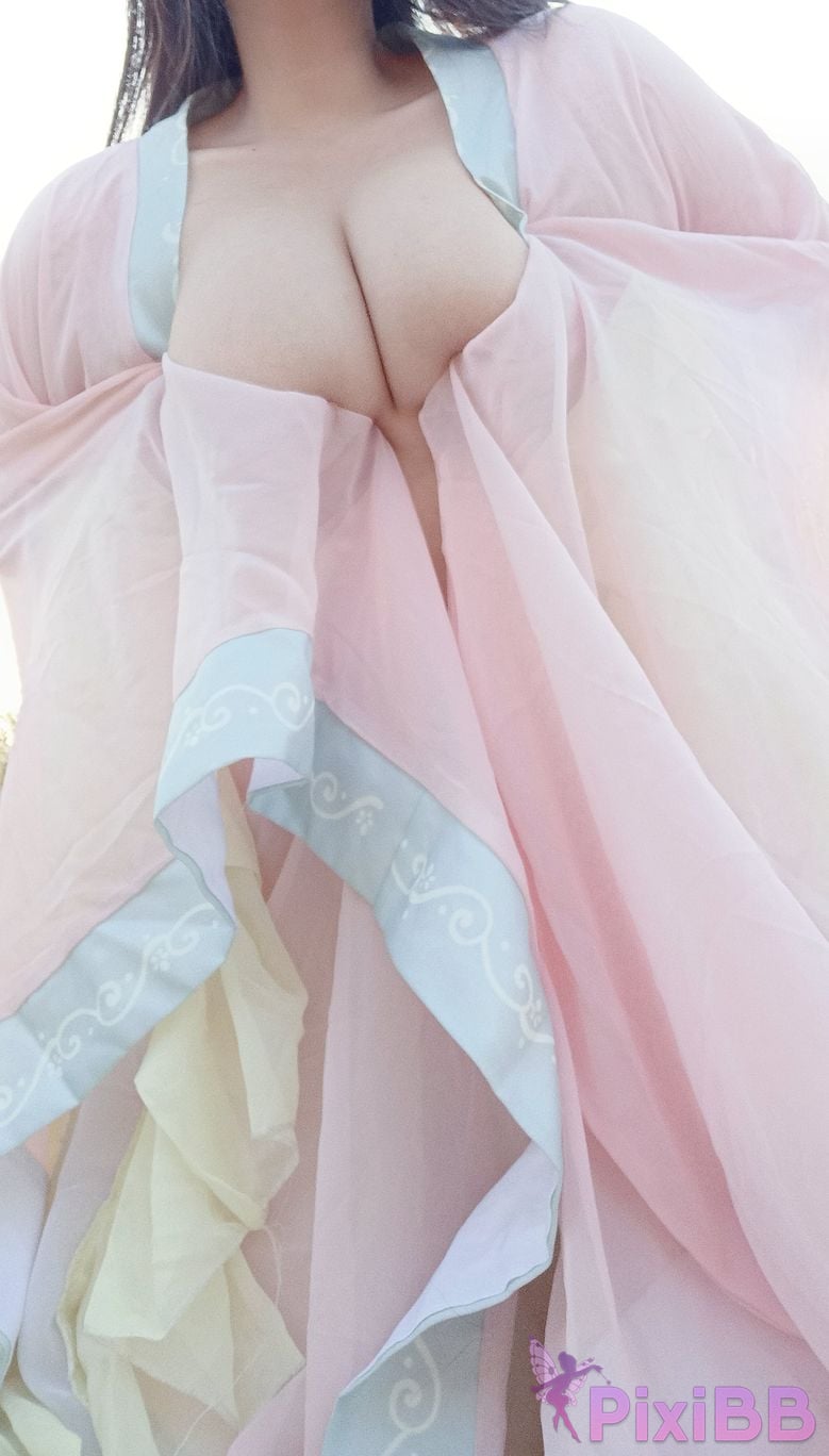 Cosplayer Milu Hanfu selfie PixiBB.COM 028