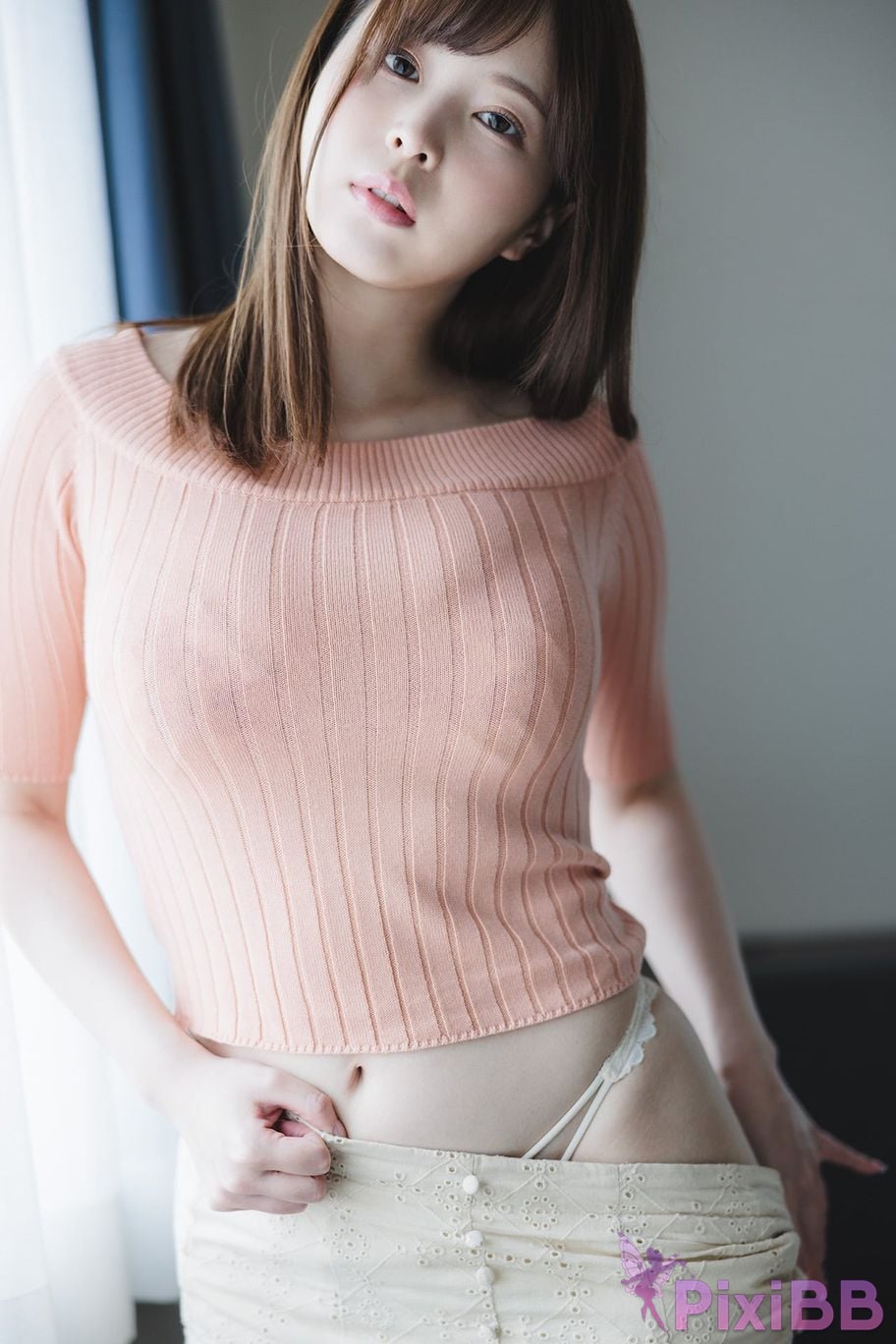 Japanese Idol Kuno Hinano Breast Love White Paper PixiBB.COM 004