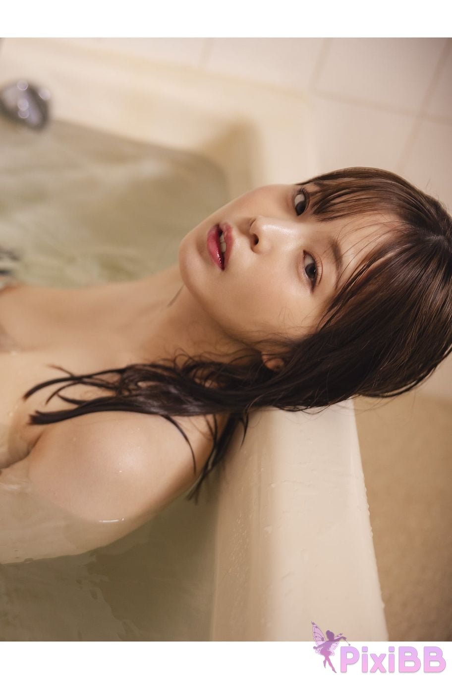 Japanese Idol Kuno Hinano Breast Love White Paper PixiBB.COM 060