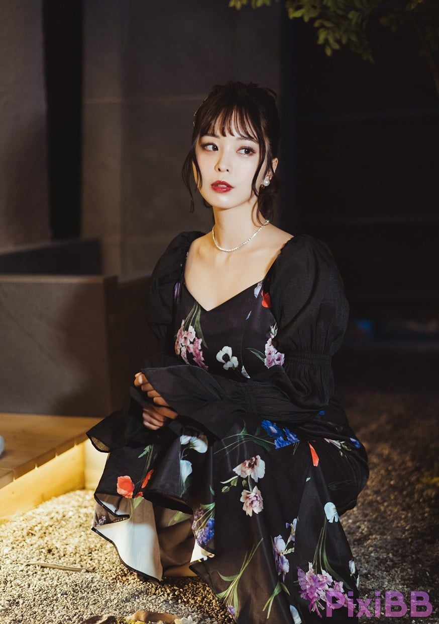 Japanese Idol Kuno Hinano Escape PixiBB.COM 098