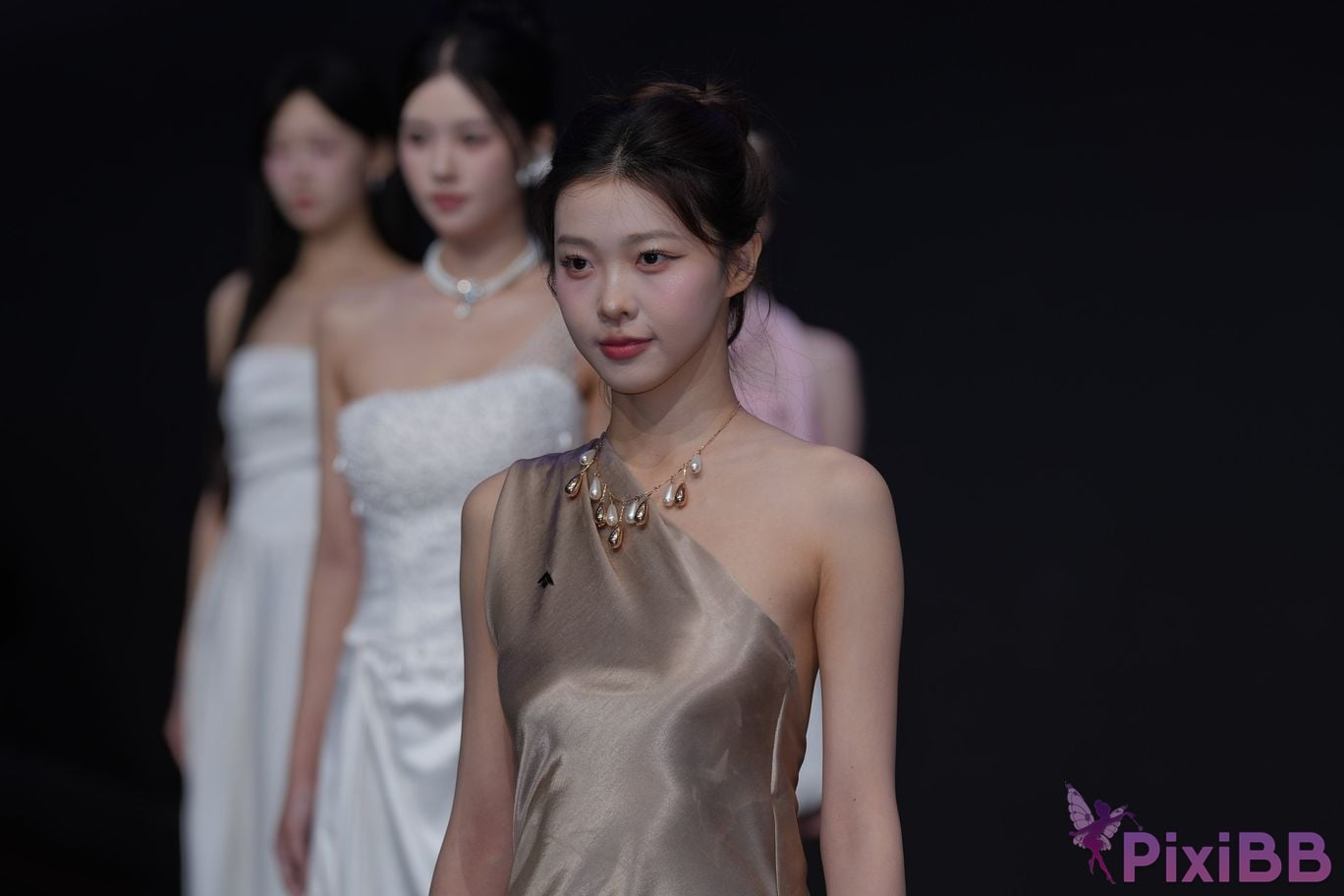 Featured Street Photography Works No.5421 Gentle and charming long dress PixiBB.COM 020