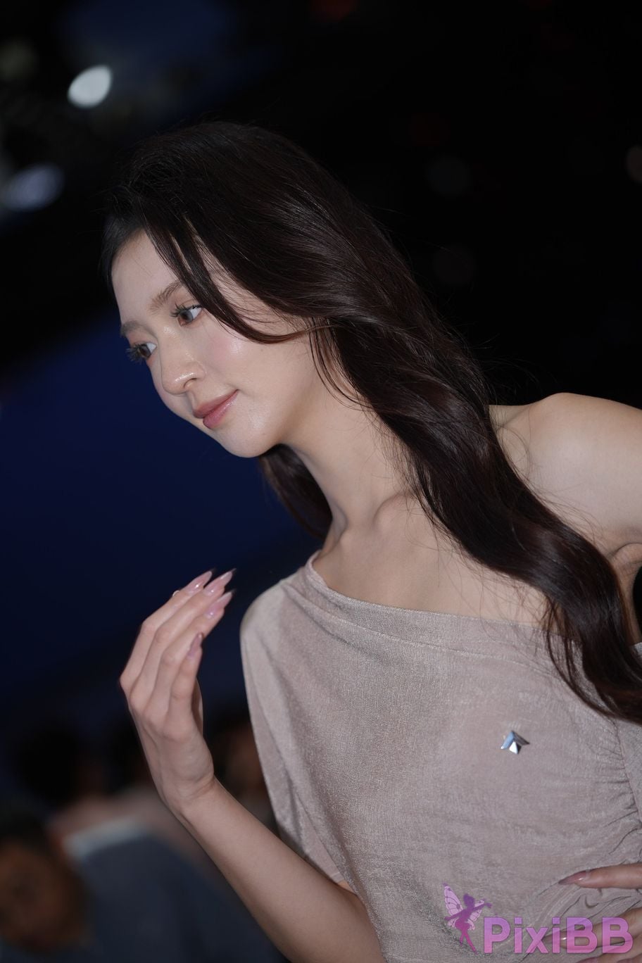 Featured Street Photography Works No.5425 Gentle long skirt Lulu PixiBB.COM 003