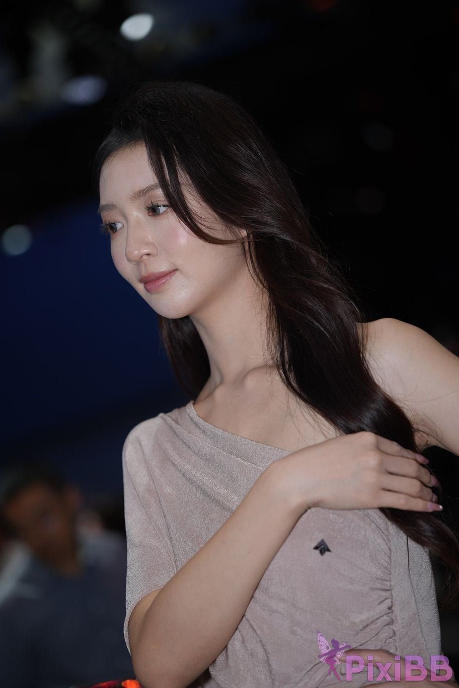 Featured Street Photography Works No.5425 Gentle long skirt Lulu PixiBB.COM 004