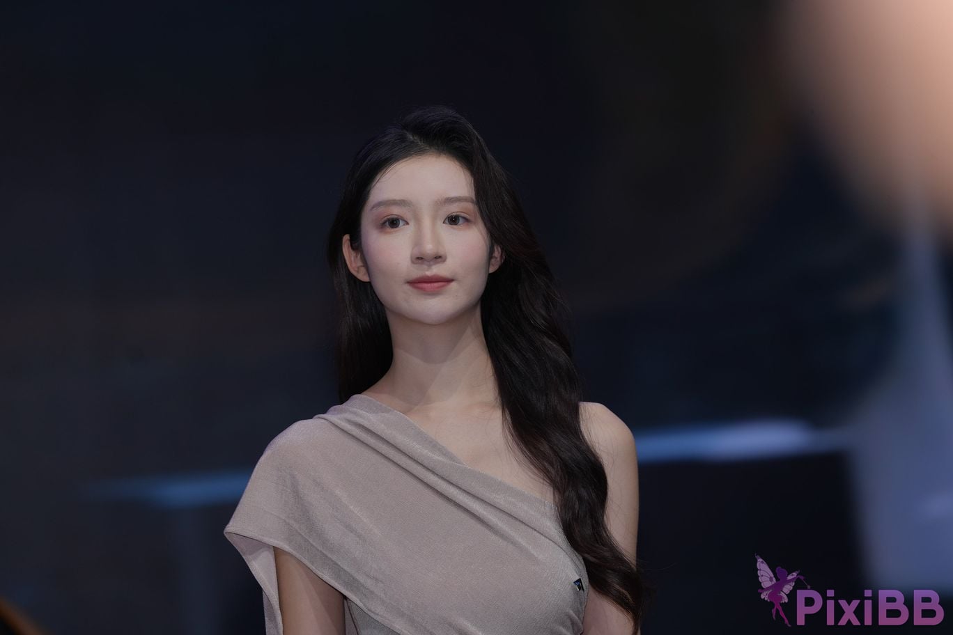 Featured Street Photography Works No.5425 Gentle long skirt Lulu PixiBB.COM 024