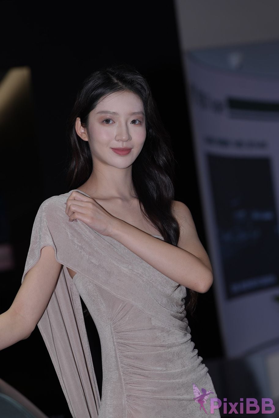 Featured Street Photography Works No.5425 Gentle long skirt Lulu PixiBB.COM 026