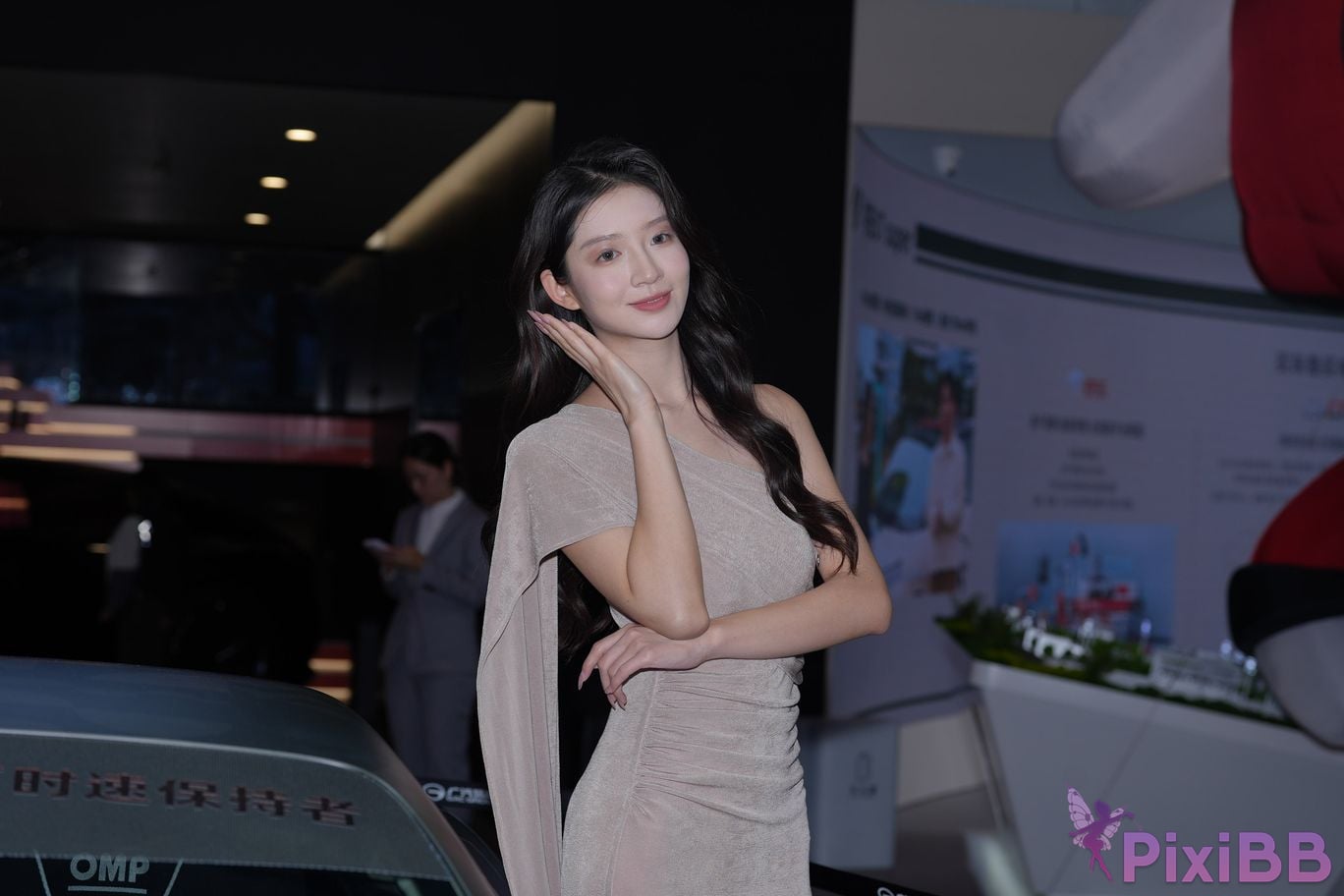 Featured Street Photography Works No.5425 Gentle long skirt Lulu PixiBB.COM 039