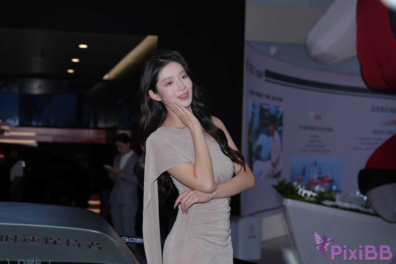 Featured Street Photography Works No.5425 Gentle long skirt Lulu PixiBB.COM 040