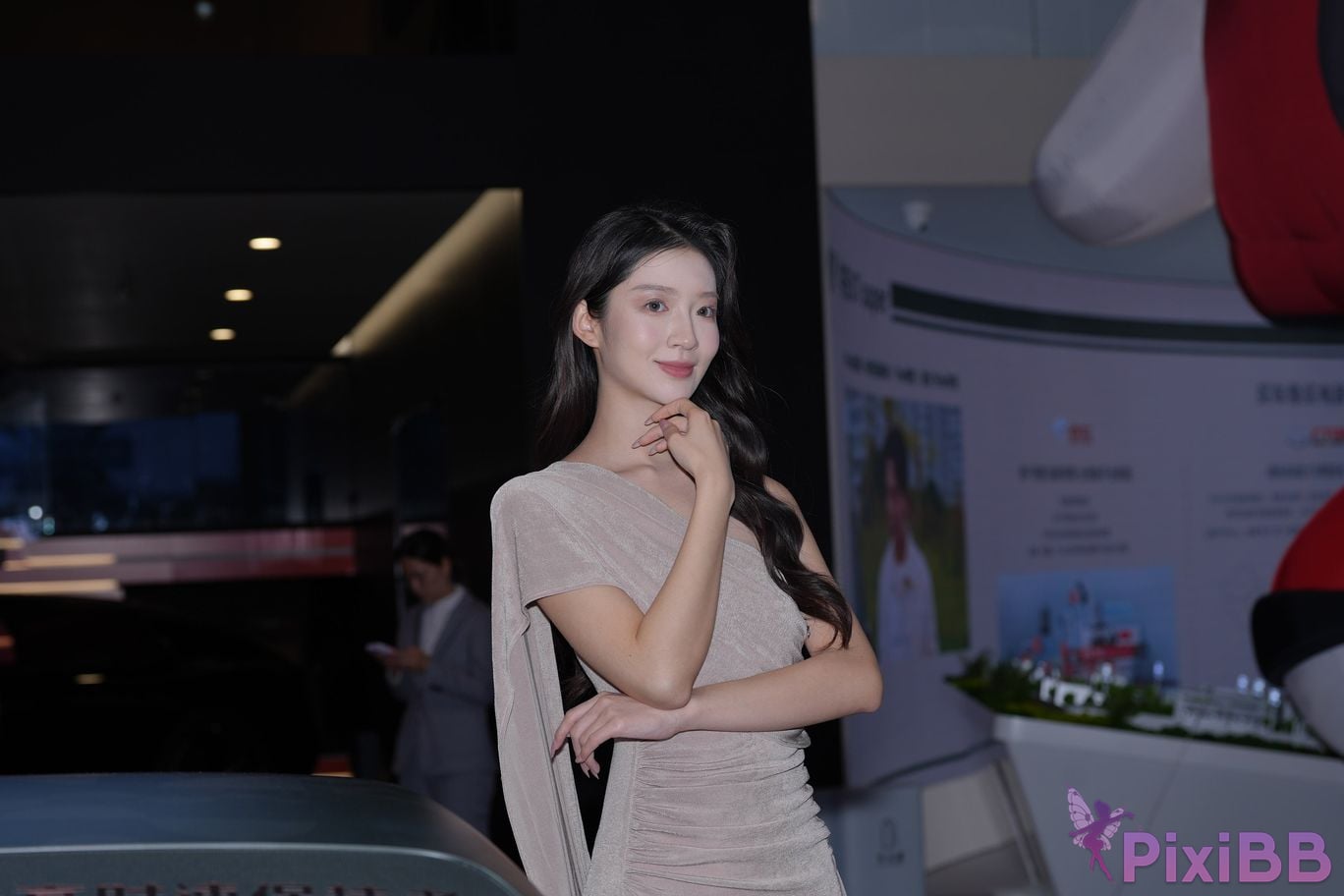 Featured Street Photography Works No.5425 Gentle long skirt Lulu PixiBB.COM 041