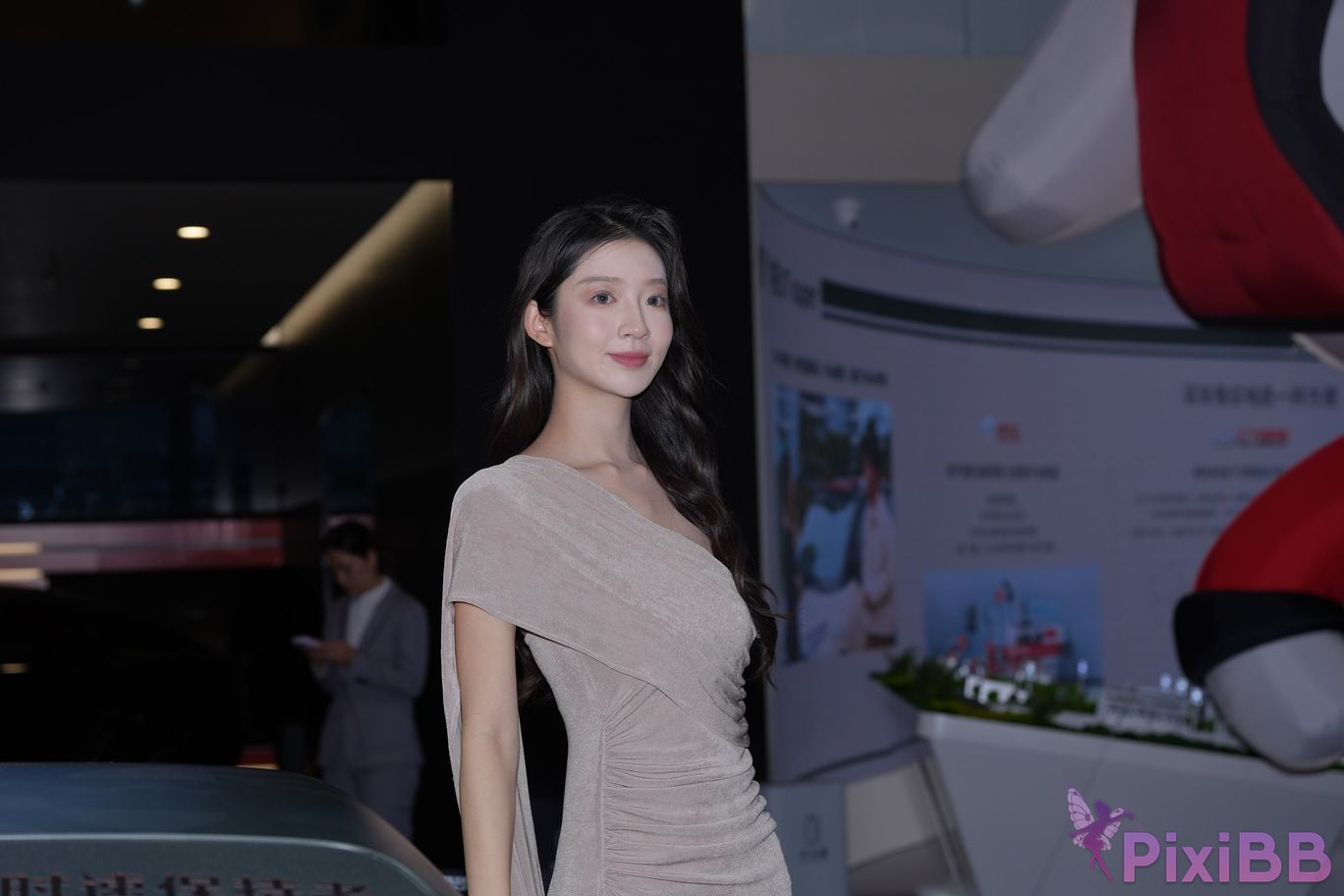 Featured Street Photography Works No.5425 Gentle long skirt Lulu PixiBB.COM 042