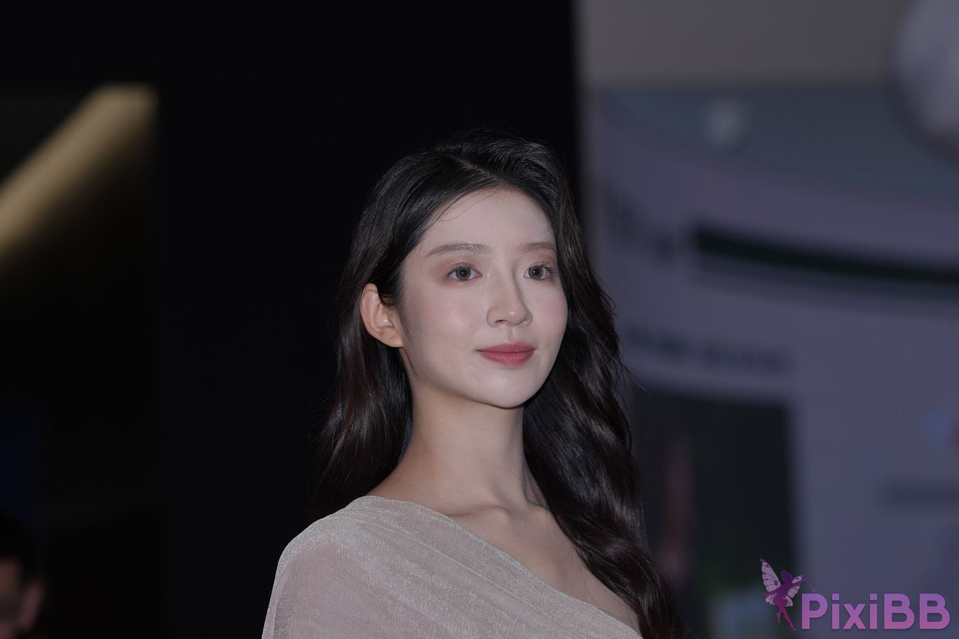 Featured Street Photography Works No.5425 Gentle long skirt Lulu PixiBB.COM 043