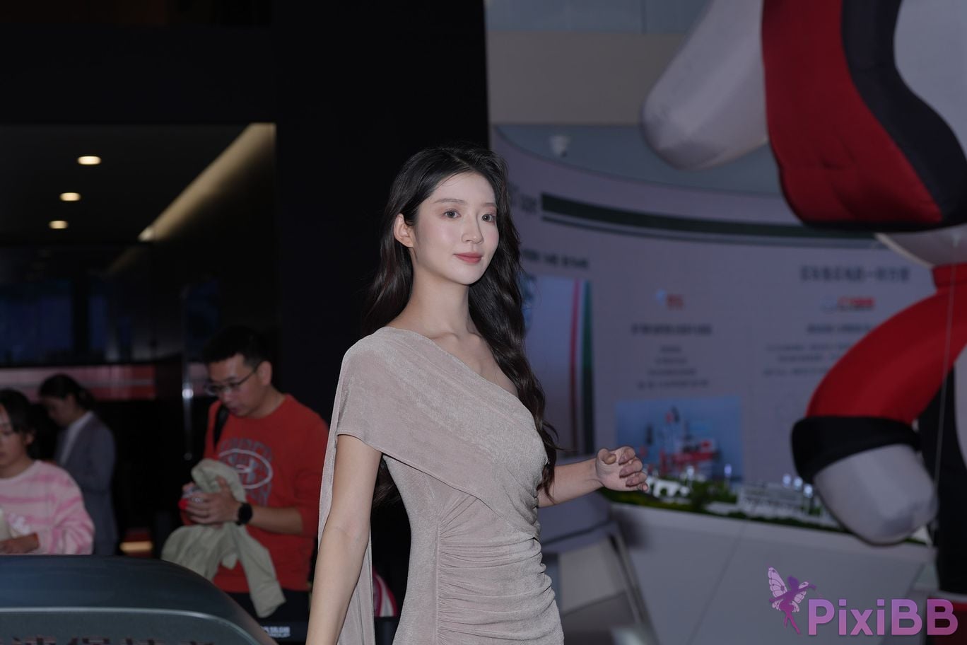 Featured Street Photography Works No.5425 Gentle long skirt Lulu PixiBB.COM 044