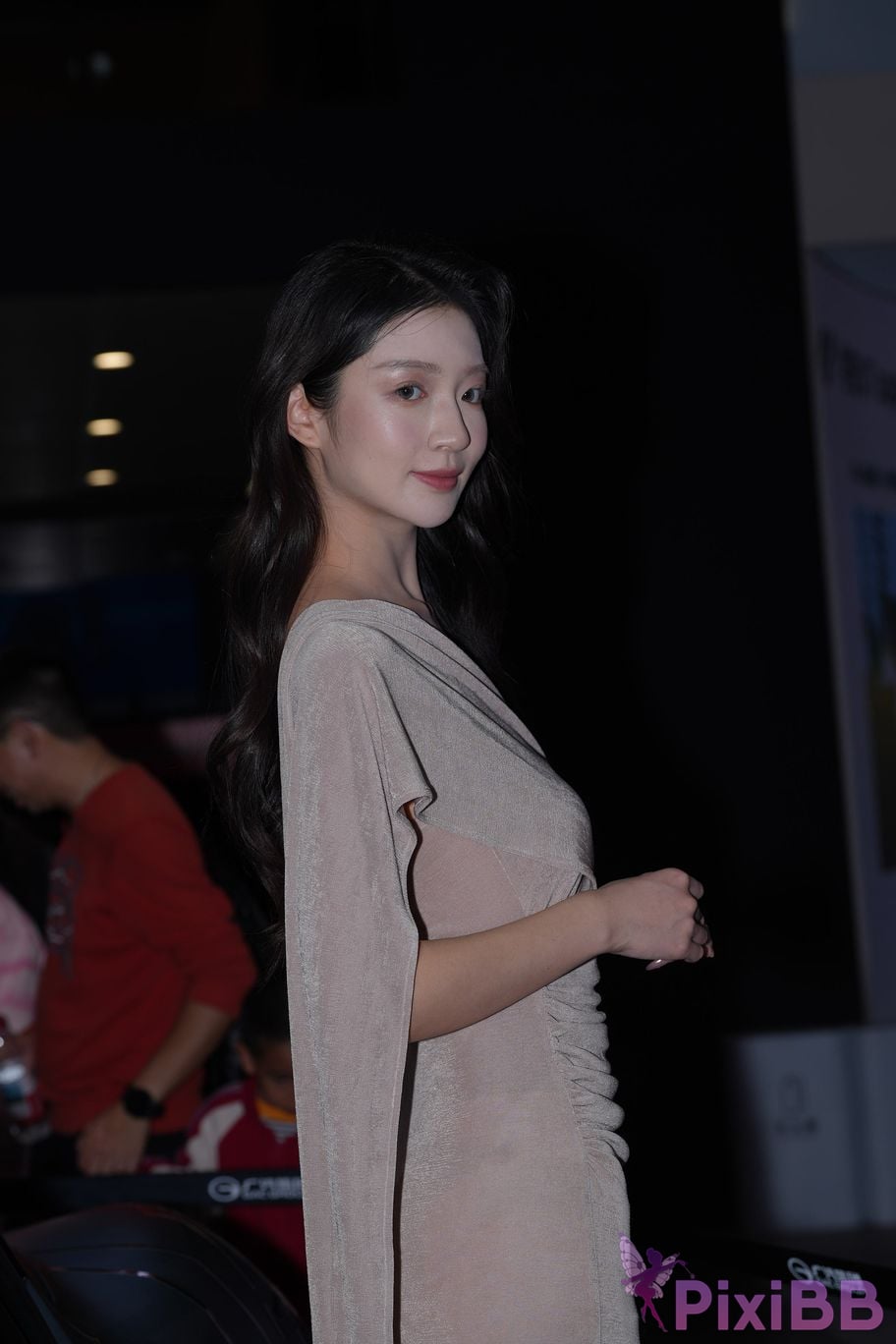 Featured Street Photography Works No.5425 Gentle long skirt Lulu PixiBB.COM 046