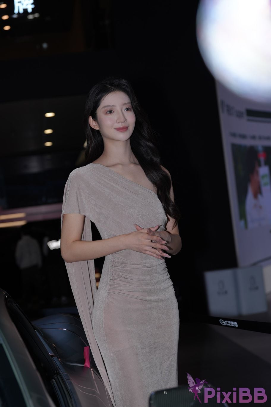 Featured Street Photography Works No.5425 Gentle long skirt Lulu PixiBB.COM 053