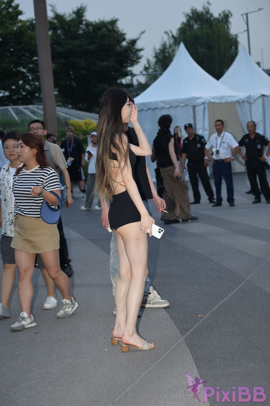 Featured Street Photography Works No.5426 Jumpsuit is energetic and sweet PixiBB.COM 005