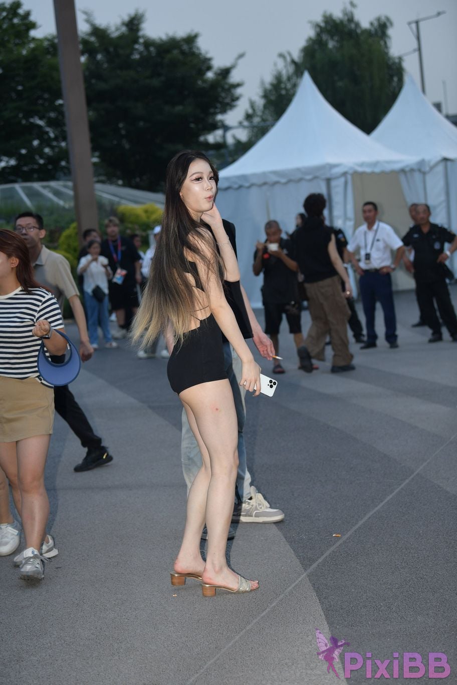 Featured Street Photography Works No.5426 Jumpsuit is energetic and sweet PixiBB.COM 007