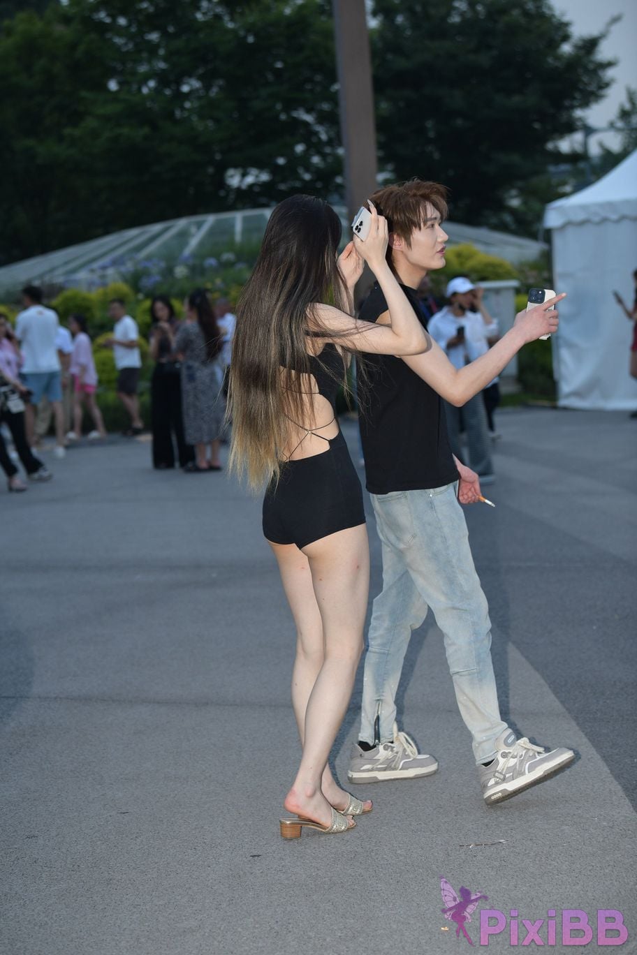 Featured Street Photography Works No.5426 Jumpsuit is energetic and sweet PixiBB.COM 010