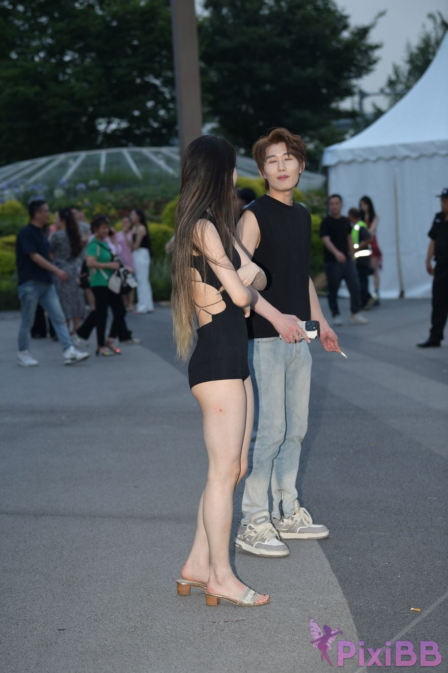 Featured Street Photography Works No.5426 Jumpsuit is energetic and sweet PixiBB.COM 014