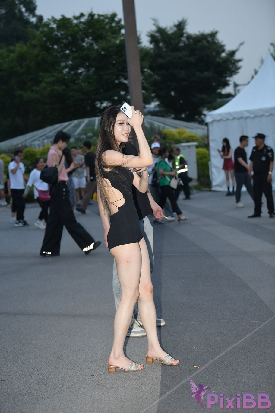 Featured Street Photography Works No.5426 Jumpsuit is energetic and sweet PixiBB.COM 016