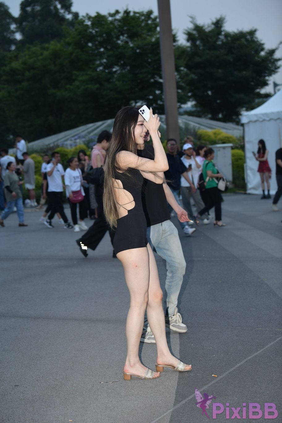 Featured Street Photography Works No.5426 Jumpsuit is energetic and sweet PixiBB.COM 017