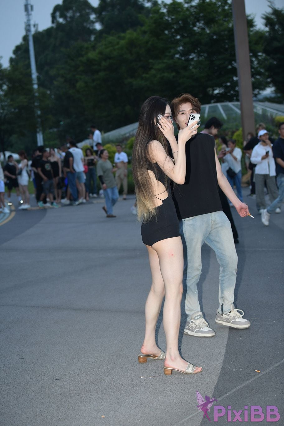 Featured Street Photography Works No.5426 Jumpsuit is energetic and sweet PixiBB.COM 020