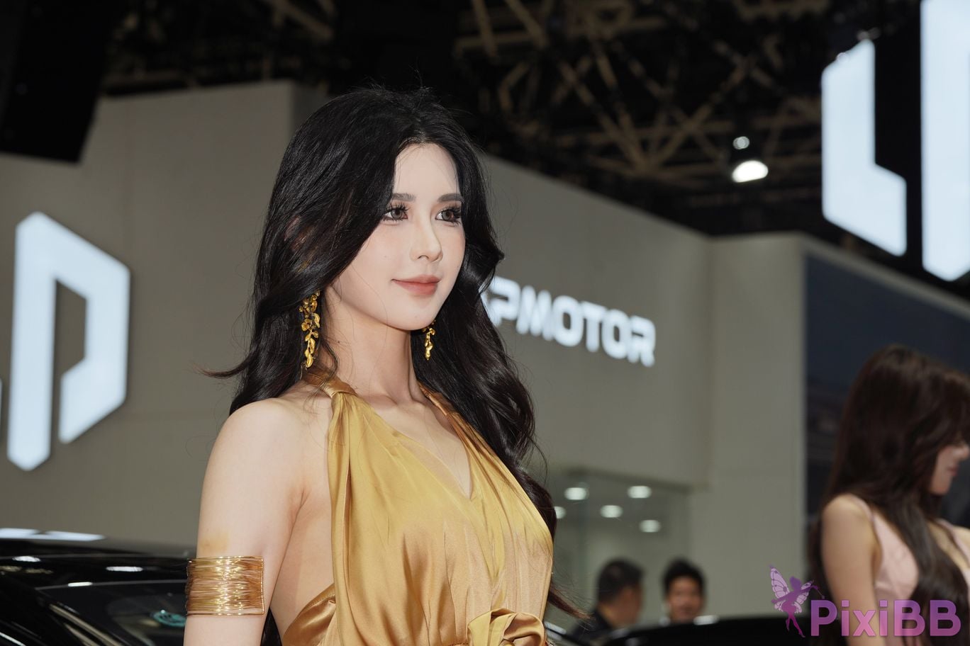 Featured Street Photography Works No.5428 Perfect looking goddess Sang crow PixiBB.COM 004