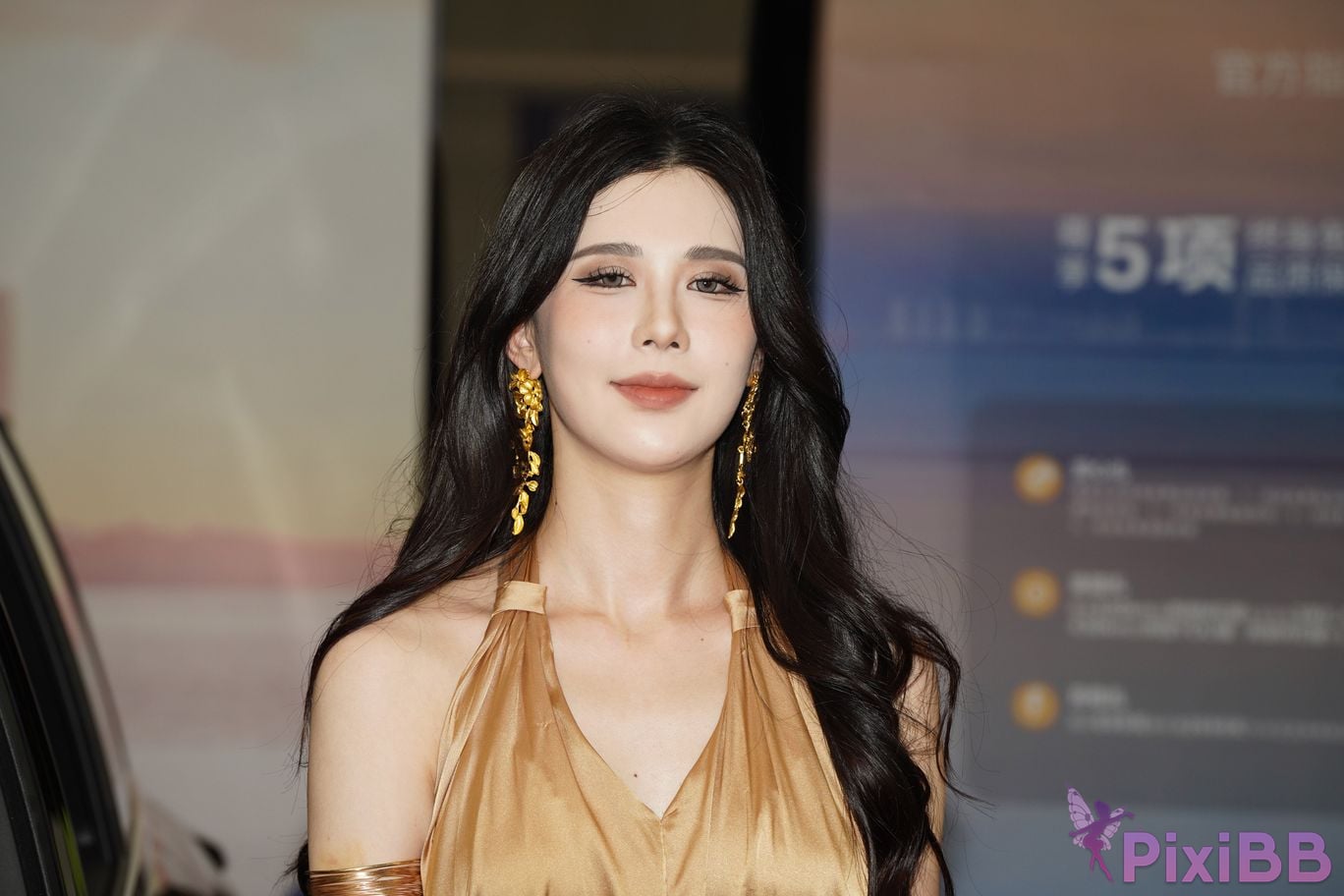 Featured Street Photography Works No.5428 Perfect looking goddess Sang crow PixiBB.COM 040