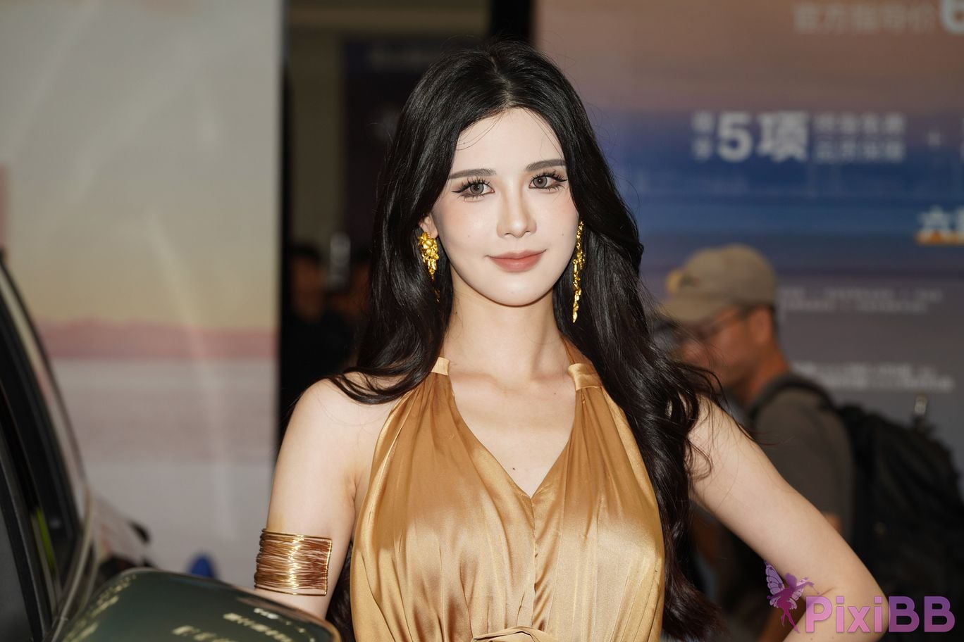 Featured Street Photography Works No.5428 Perfect looking goddess Sang crow PixiBB.COM 041