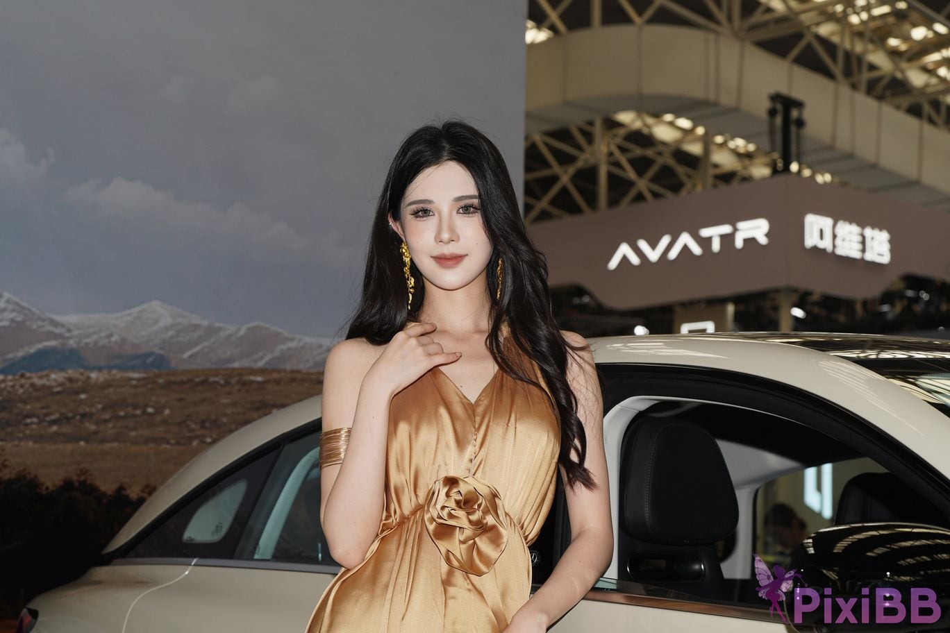 Featured Street Photography Works No.5428 Perfect looking goddess Sang crow PixiBB.COM 043