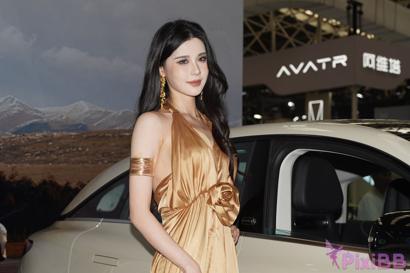 Featured Street Photography Works No.5428 Perfect looking goddess Sang crow PixiBB.COM 045