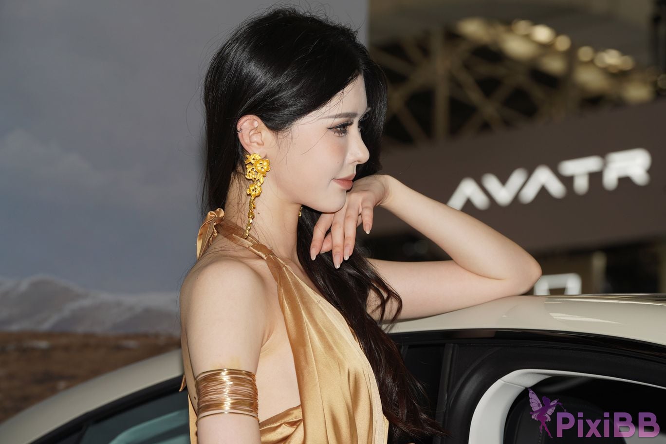 Featured Street Photography Works No.5428 Perfect looking goddess Sang crow PixiBB.COM 057