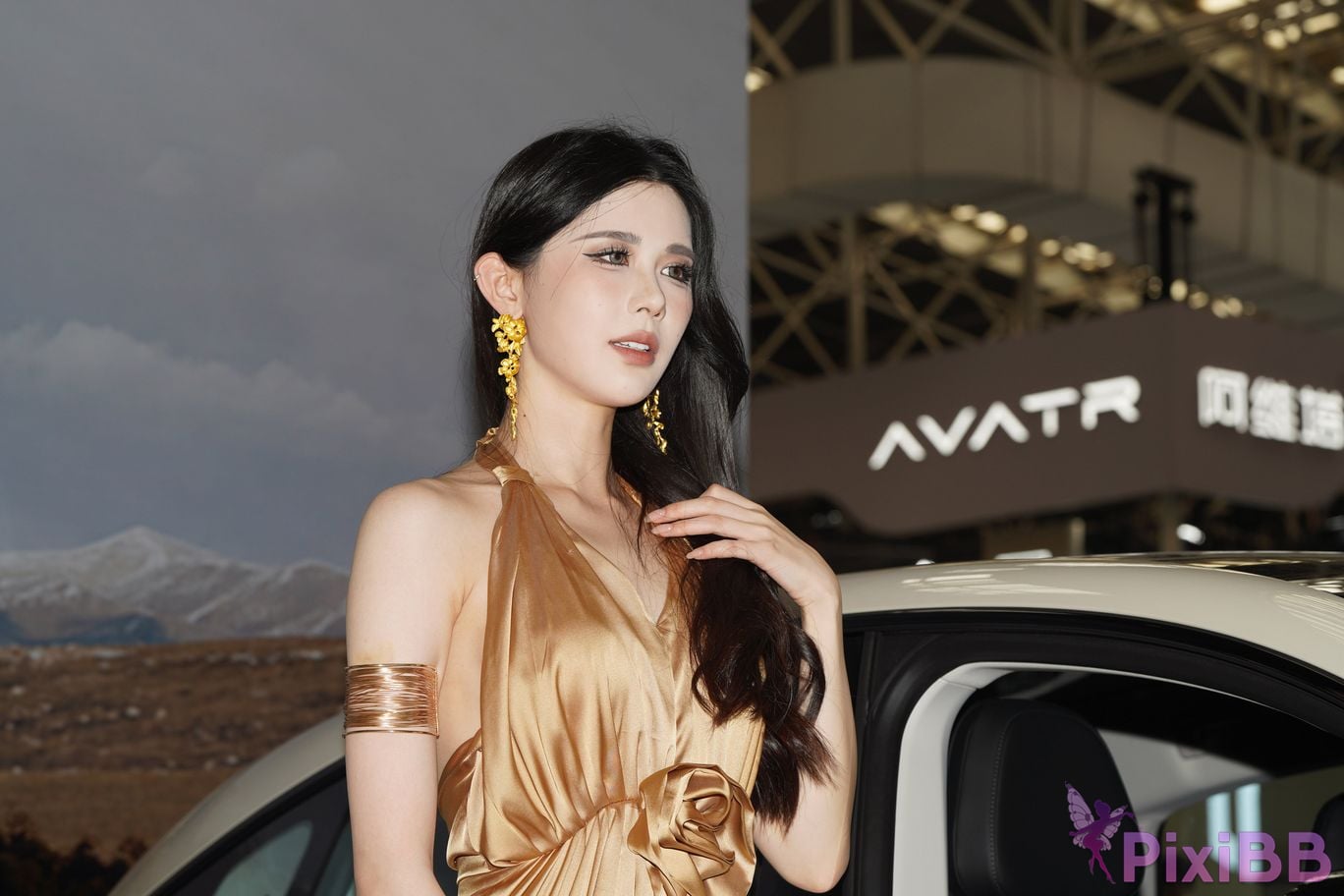 Featured Street Photography Works No.5428 Perfect looking goddess Sang crow PixiBB.COM 059