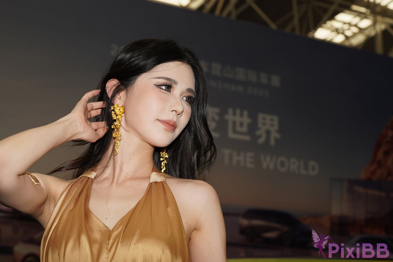 Featured Street Photography Works No.5428 Perfect looking goddess Sang crow PixiBB.COM 070