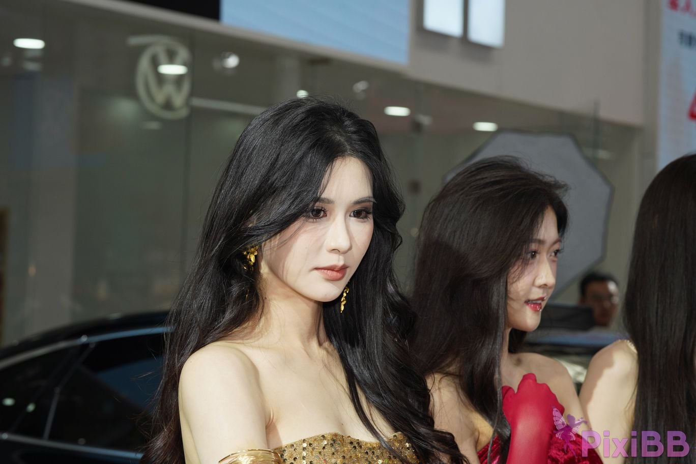 Featured Street Photography Works No.5428 Perfect looking goddess Sang crow PixiBB.COM 084