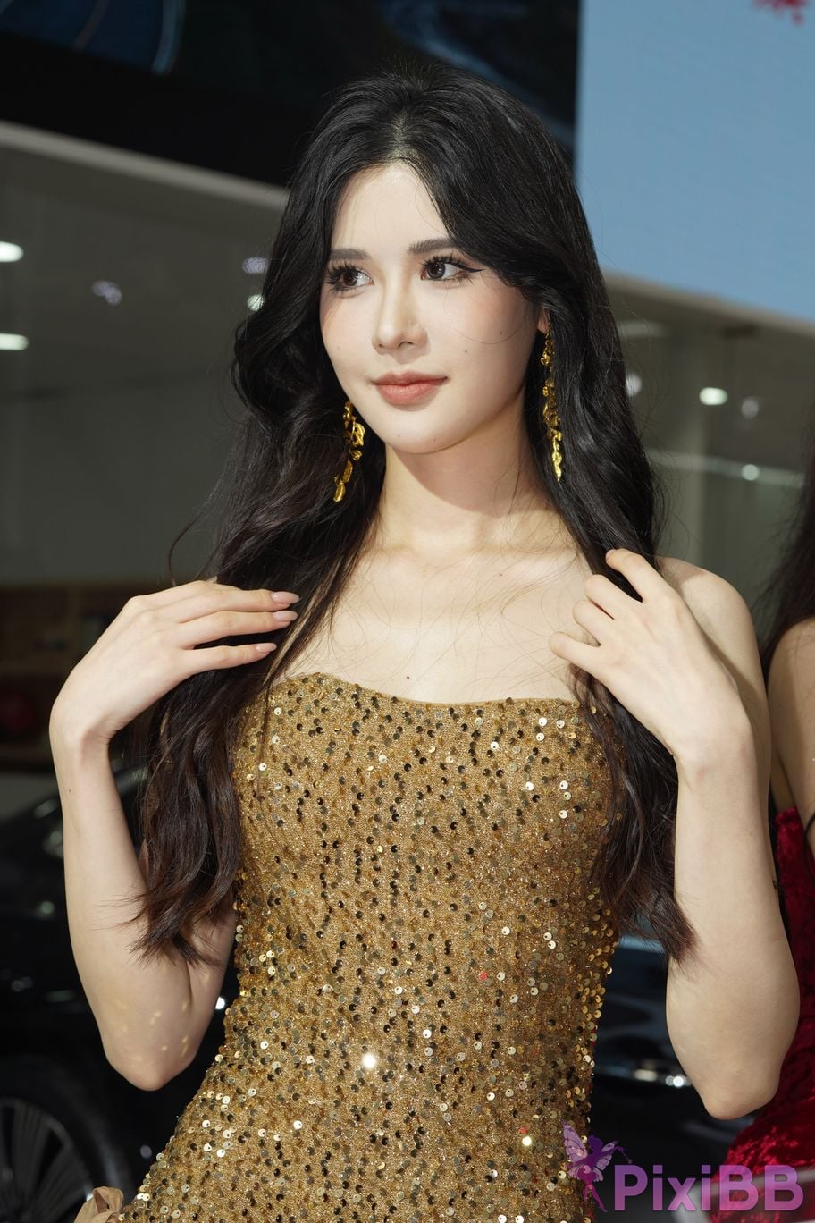 Featured Street Photography Works No.5428 Perfect looking goddess Sang crow PixiBB.COM 086