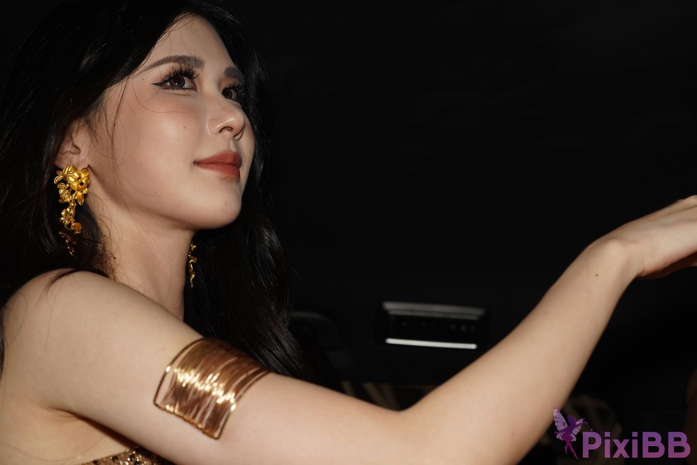 Featured Street Photography Works No.5428 Perfect looking goddess Sang crow PixiBB.COM 111